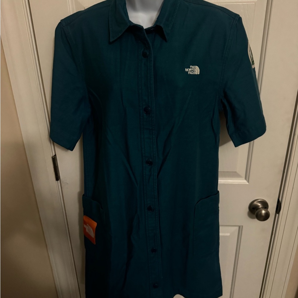 The North Face The Women’s W Valley Shirt Dress Blue Coral NWT Medium $120 New